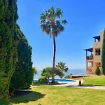 New Alquibla Gardens, Terrace & Pool شقة بينالماذينا