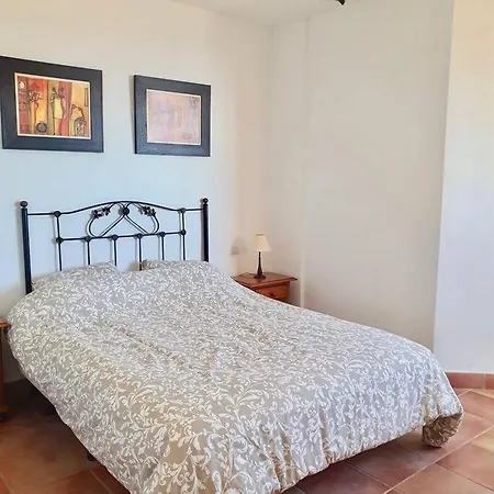 New Alquibla Gardens, Terrace & Pool Apartament