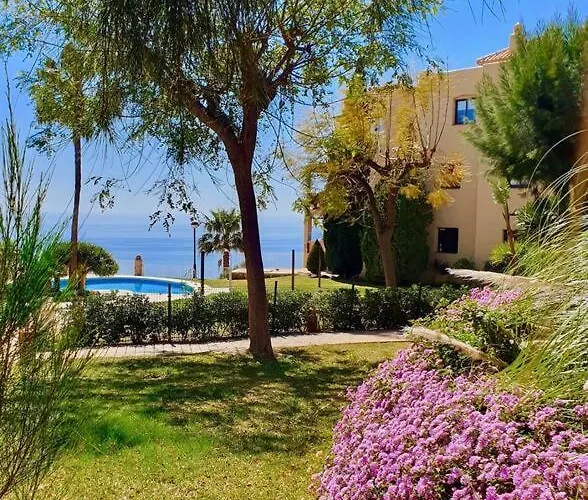 New Alquibla Gardens, Terrace & Pool Apartament *